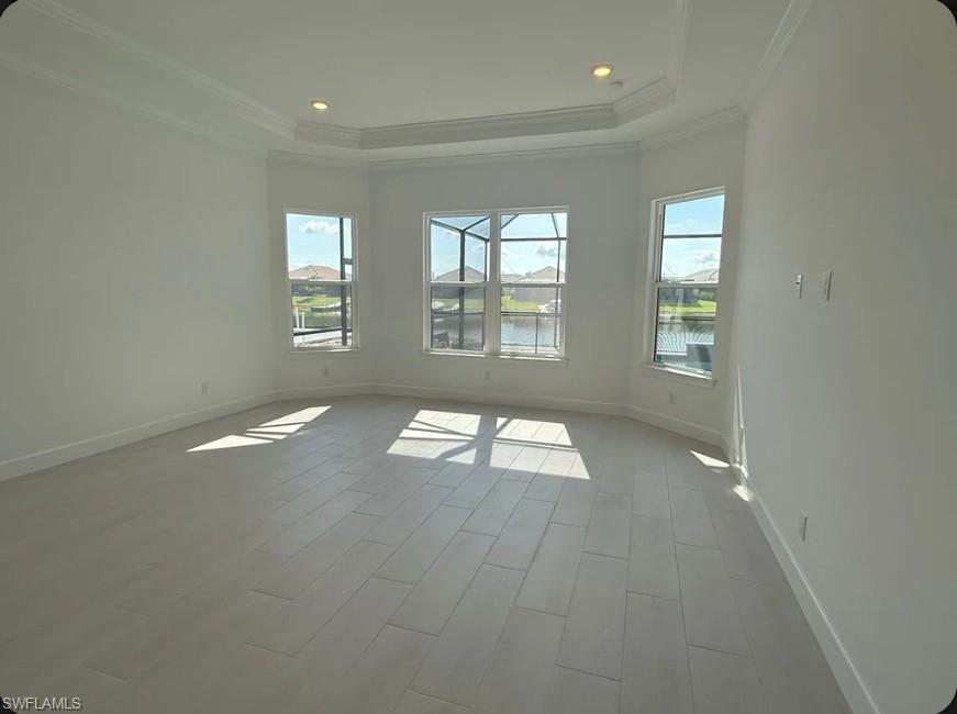 ESPLANADE LAKE CLUB - Residential
