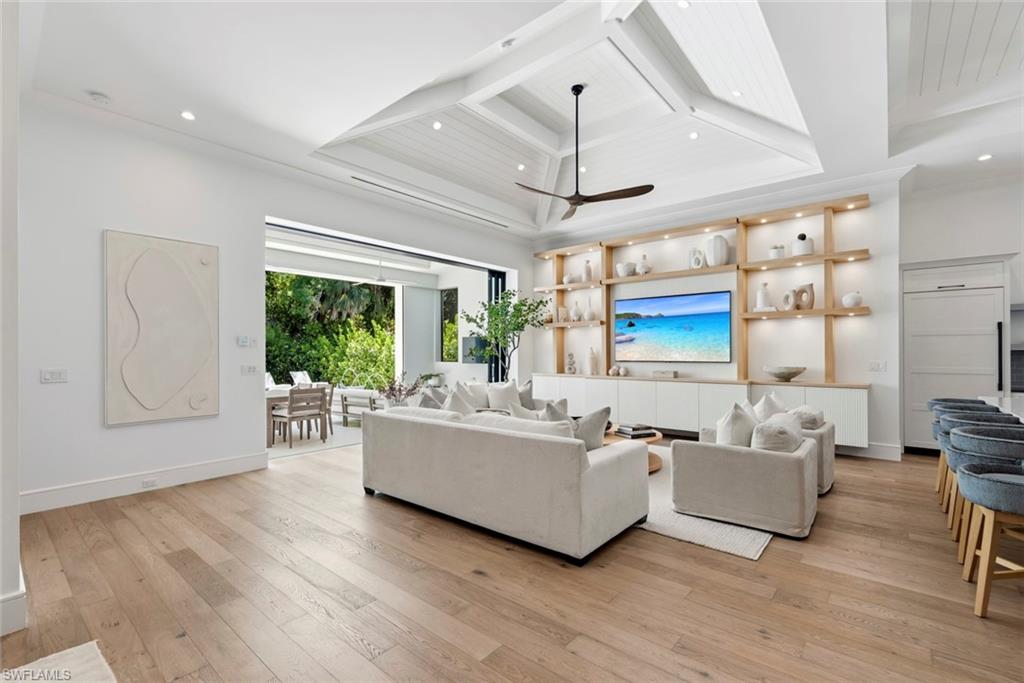 LAKE PARK - Residential