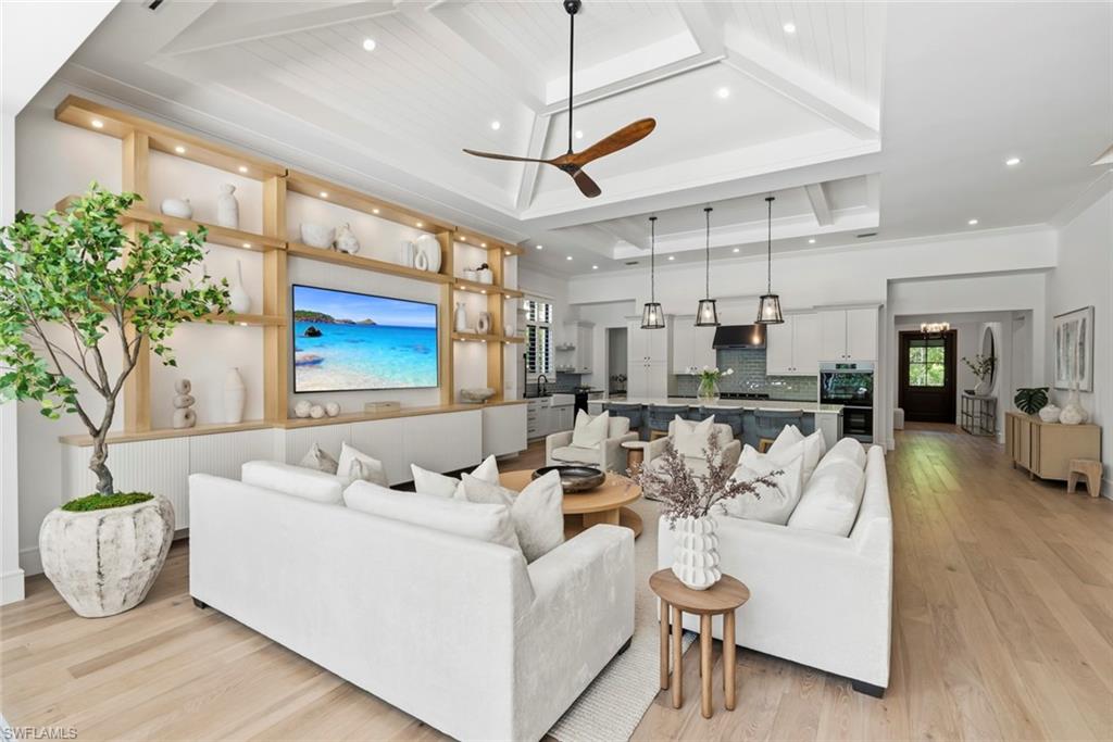 LAKE PARK - Residential