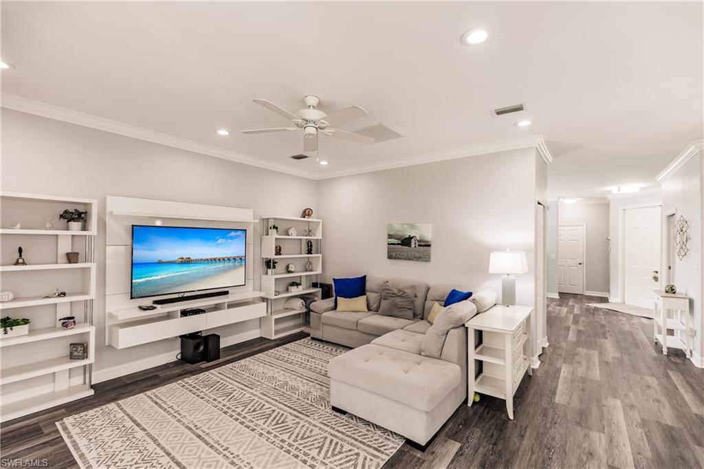 SATURNIA LAKES - Residential