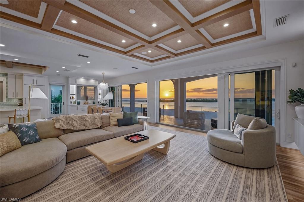 HIDEAWAY BEACH - Residential