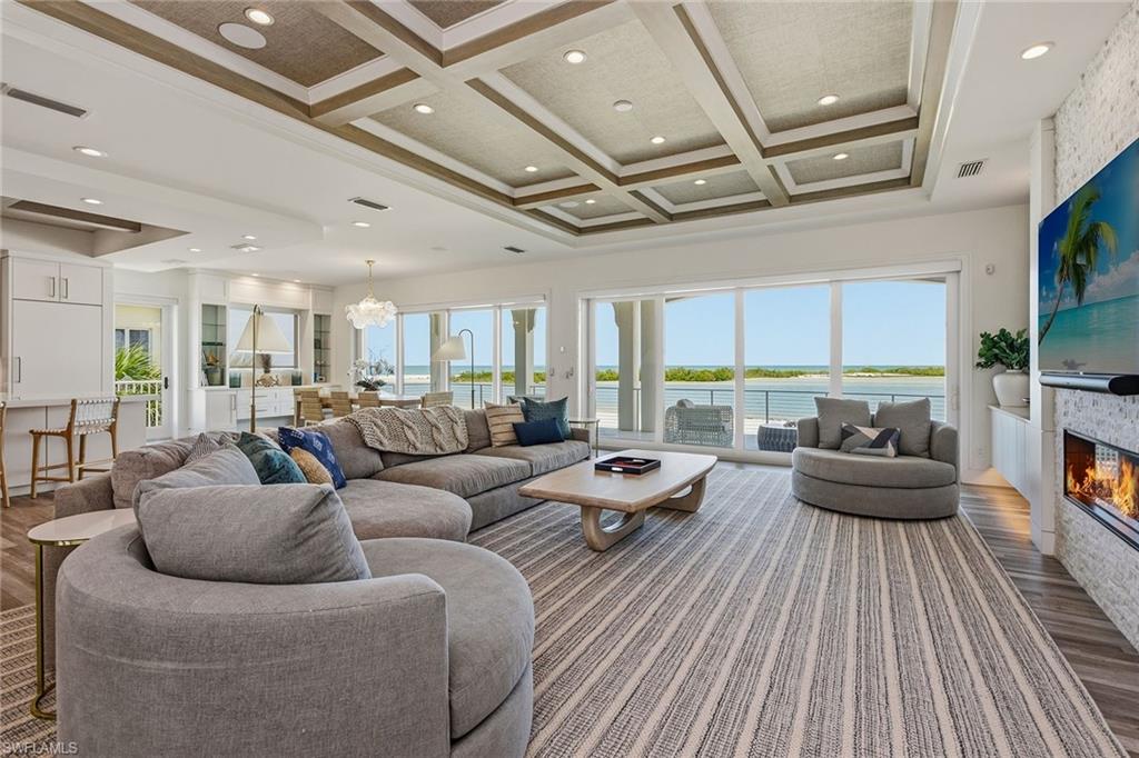 HIDEAWAY BEACH - Residential