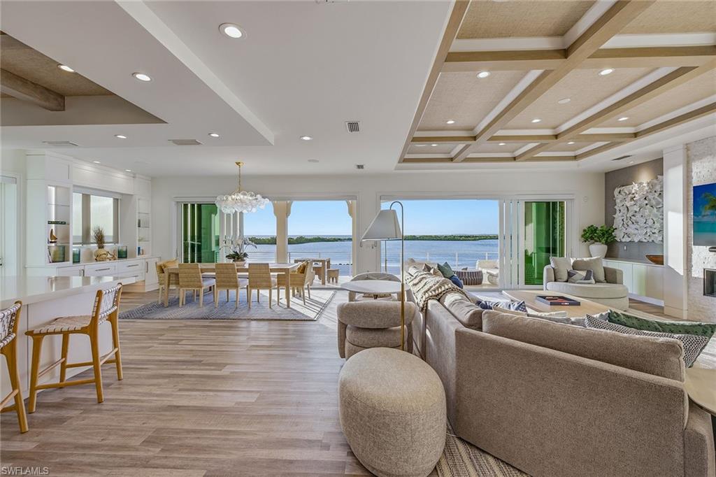 HIDEAWAY BEACH - Residential
