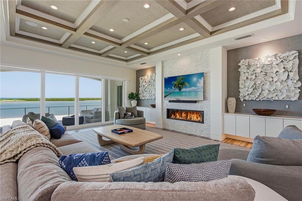 HIDEAWAY BEACH - Residential
