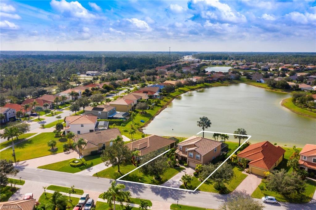 VALENCIA LAKES - Residential