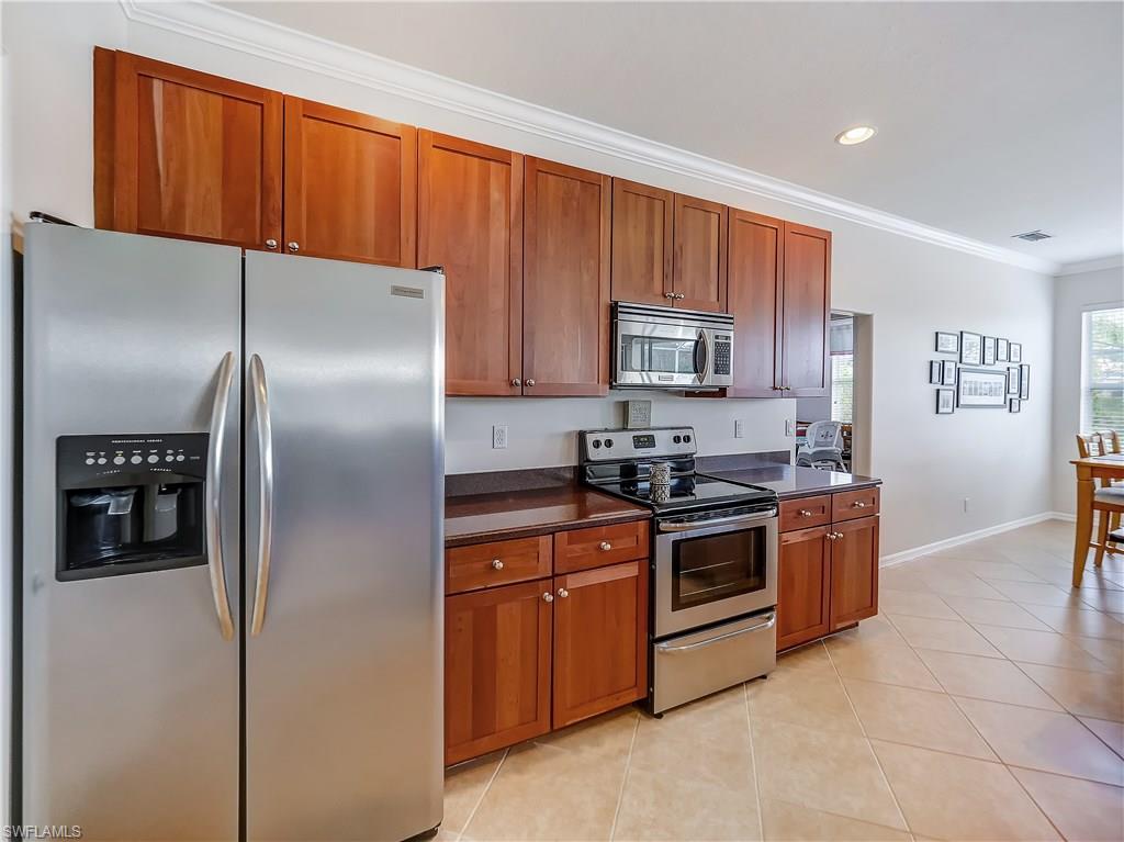 LAUREL LAKES - Residential