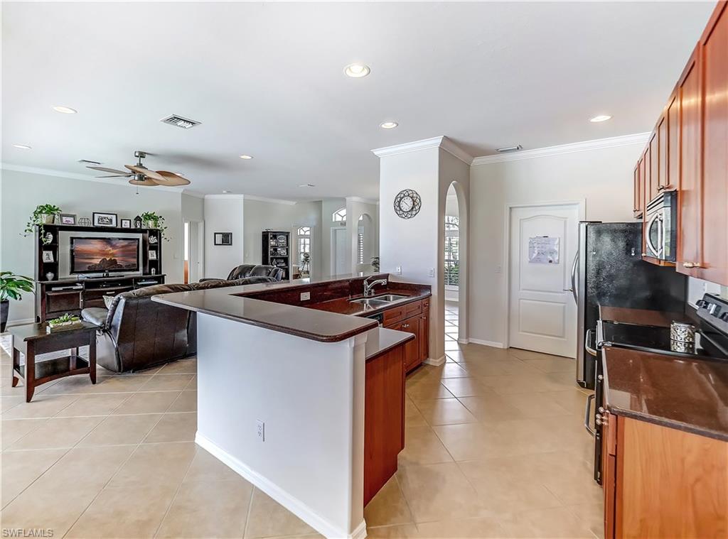 LAUREL LAKES - Residential