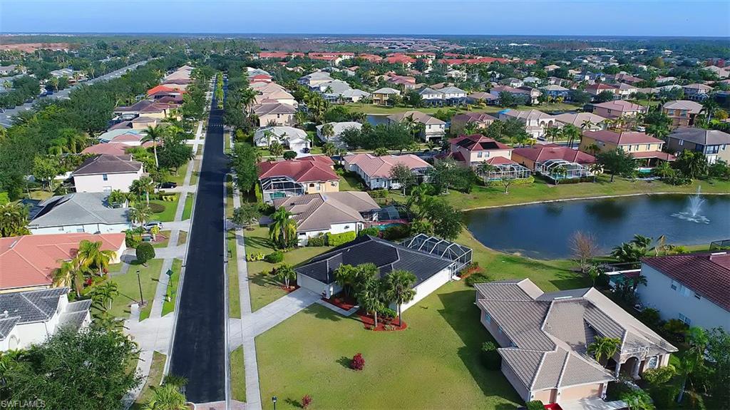 LAUREL LAKES - Residential