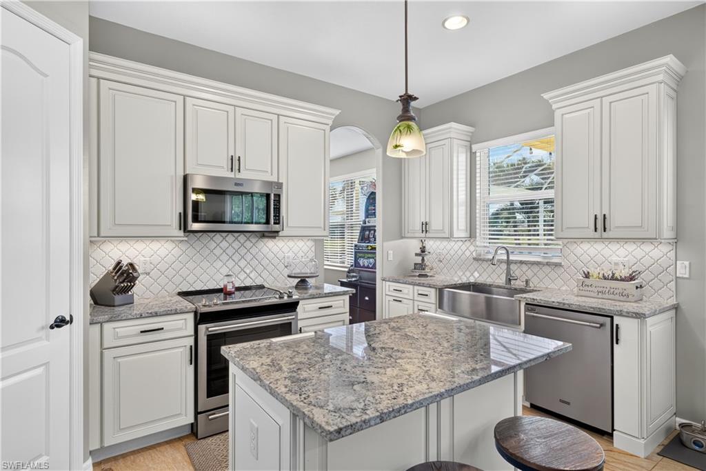 CORAL LAKES - Residential