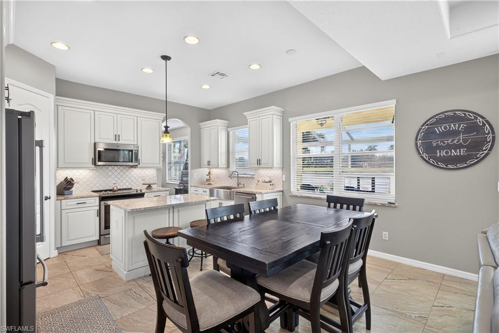 CORAL LAKES - Residential