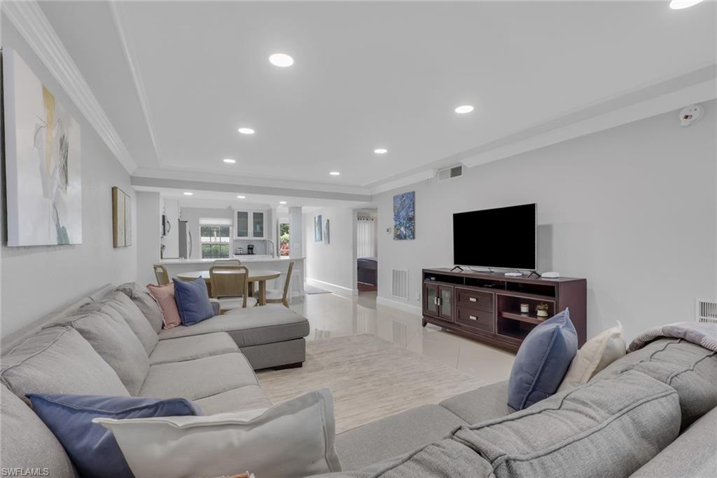 VICTORIA LAKES - Residential