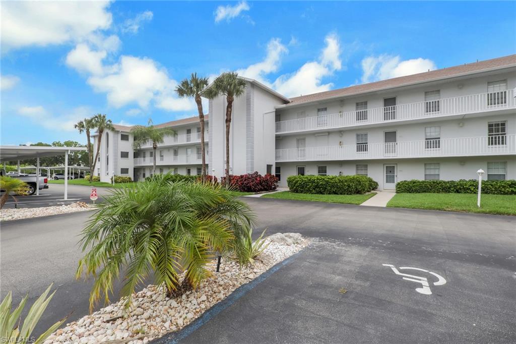 VICTORIA LAKES - Residential