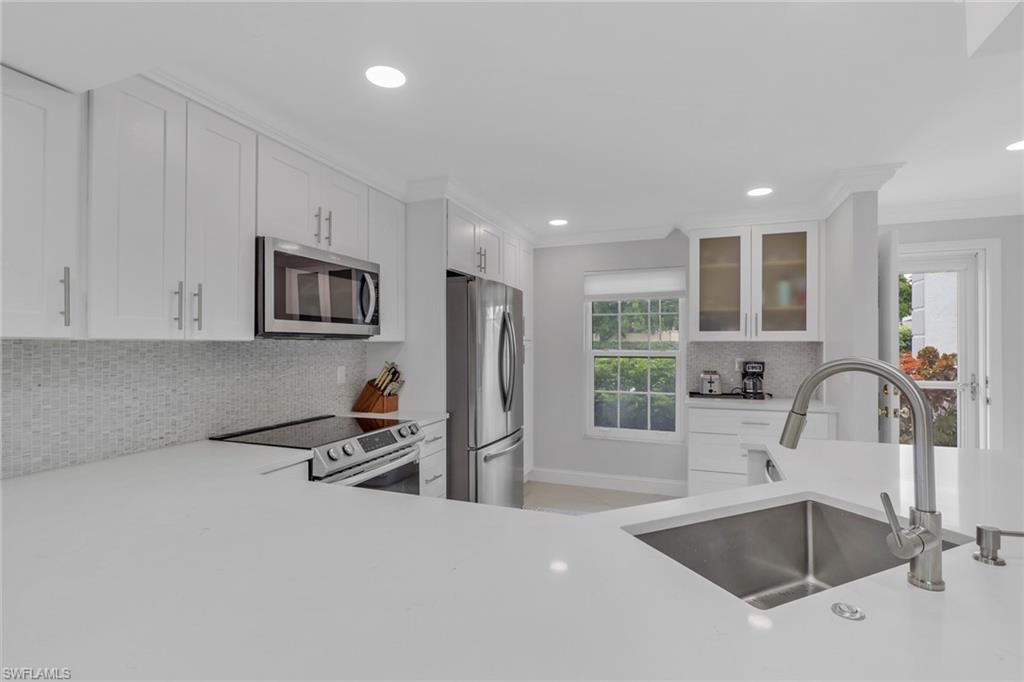 VICTORIA LAKES - Residential