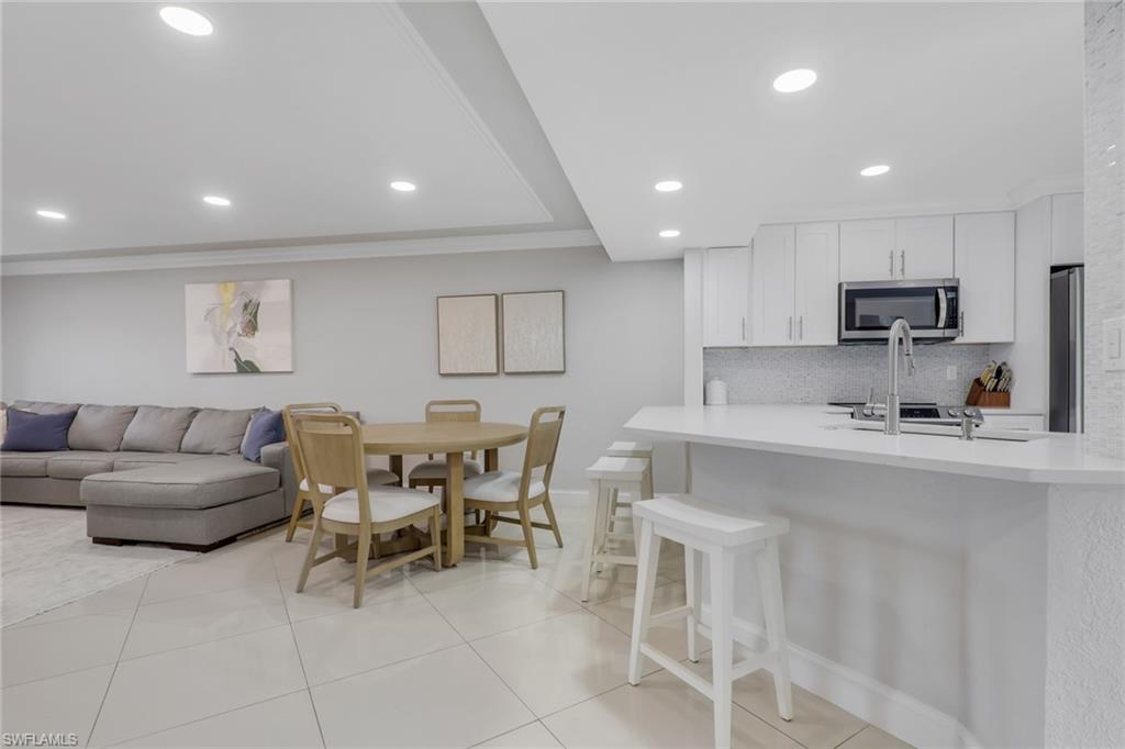 VICTORIA LAKES - Residential