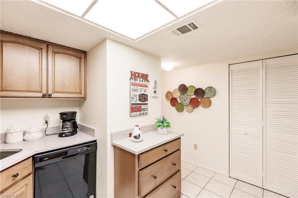 OAK FOREST VILLAS - Residential