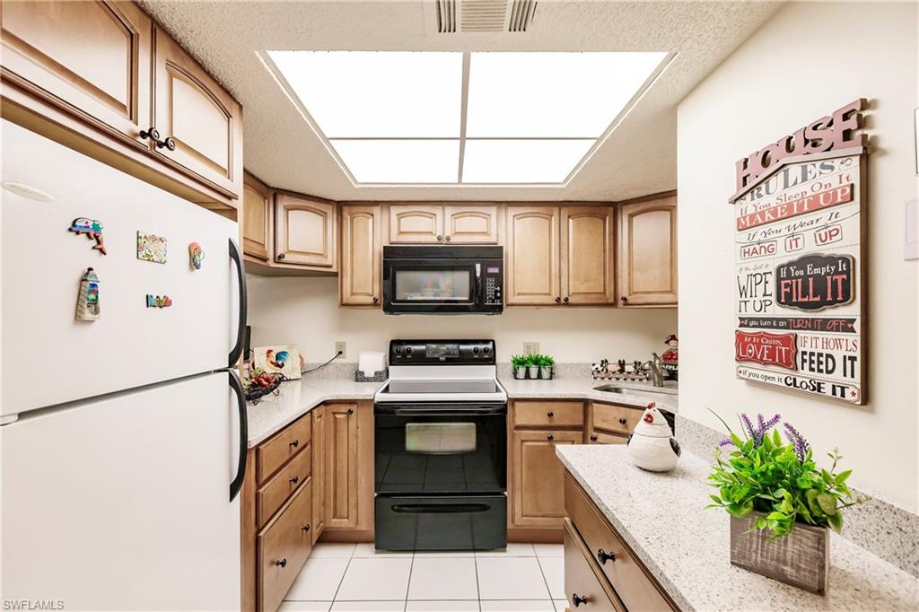 OAK FOREST VILLAS - Residential