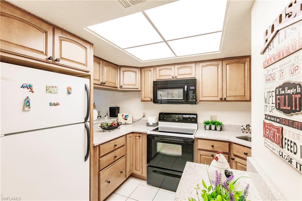 OAK FOREST VILLAS - Residential