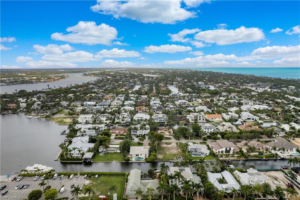 AQUALANE SHORES - Residential