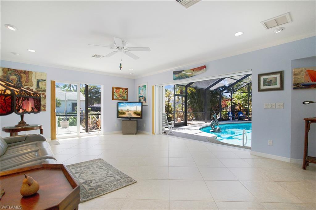 AQUALANE SHORES - Residential