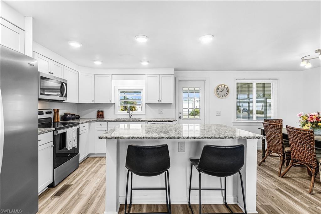 COACHLIGHT MANOR MOBILE HOME - Residential