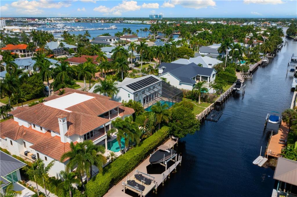 AQUALANE SHORES - Residential