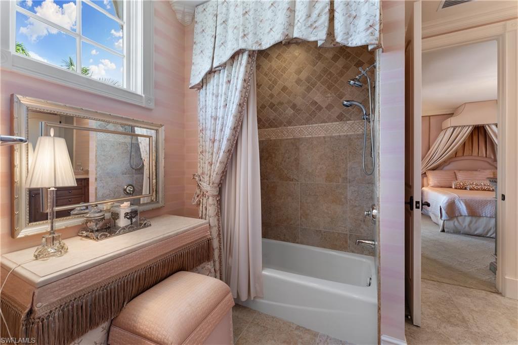 AQUALANE SHORES - Residential