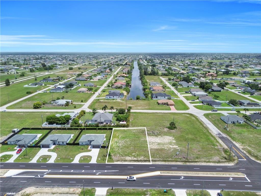 CAPE CORAL - Land