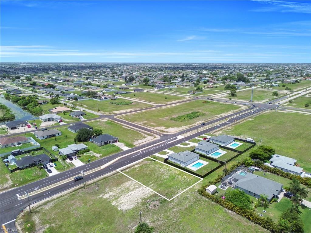 CAPE CORAL - Land