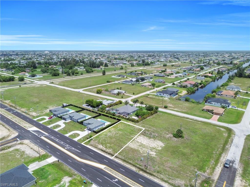 CAPE CORAL - Land