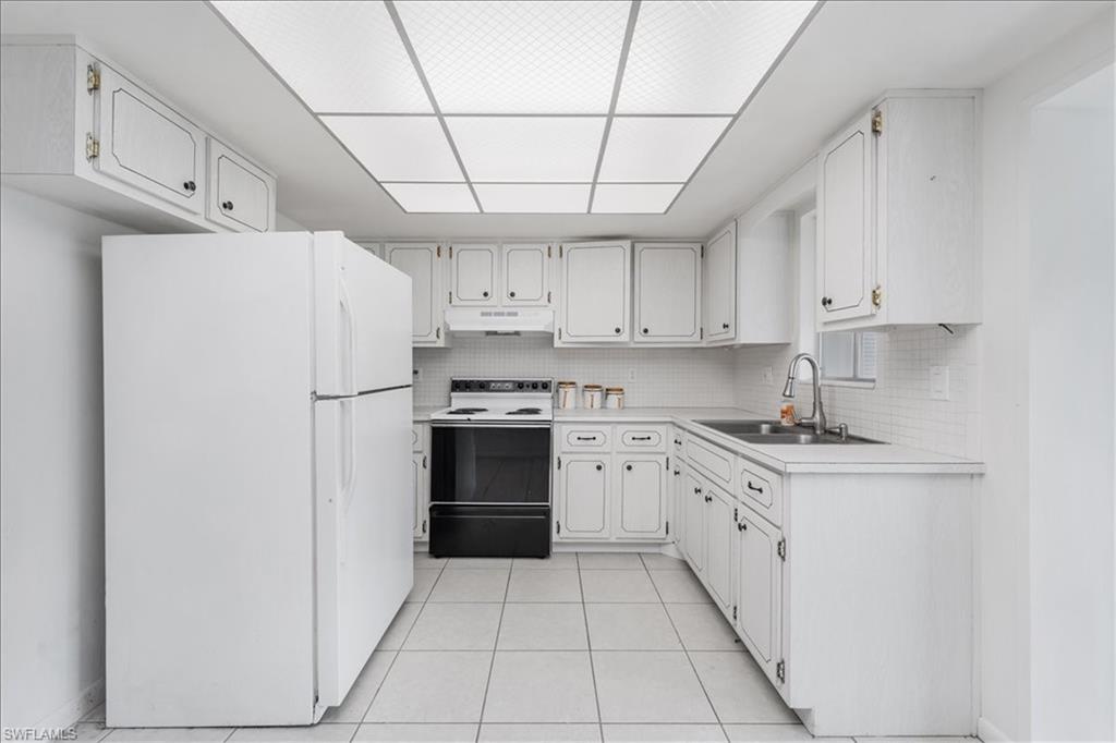 FAIRWAYS CONDO - Residential