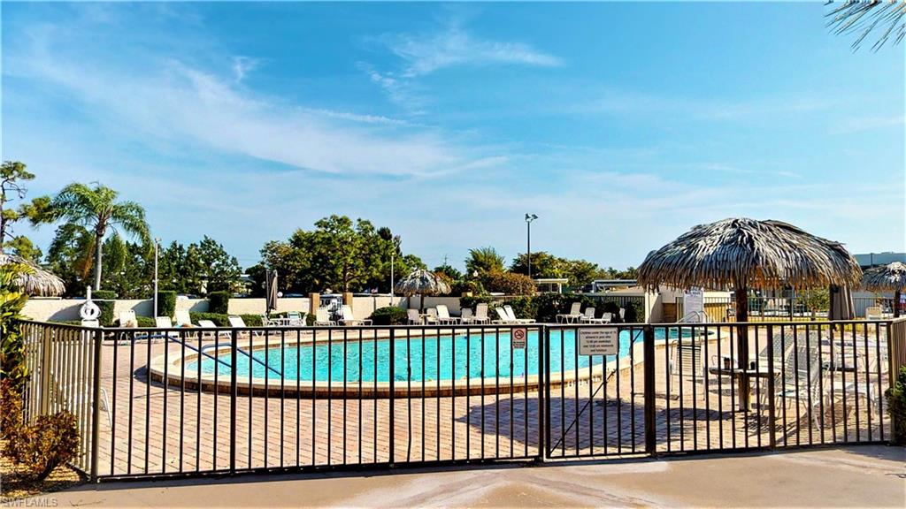 SEVEN LAKES - Residential