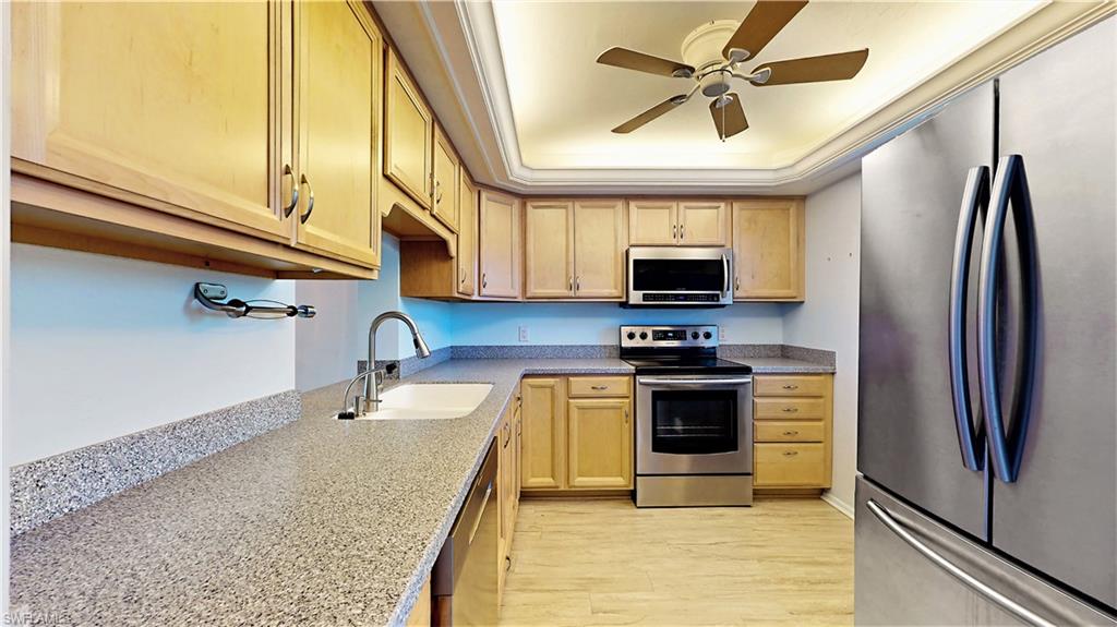 SEVEN LAKES - Residential