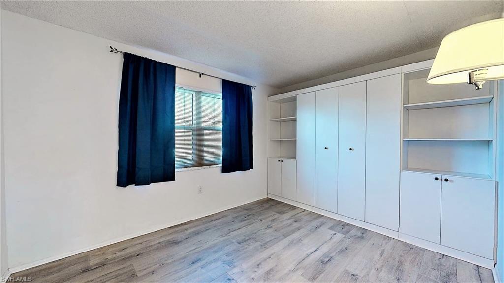 SEVEN LAKES - Residential