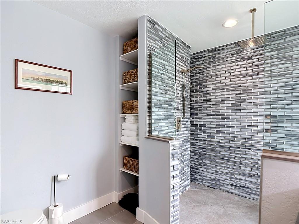HERONS GLEN - Residential Lease