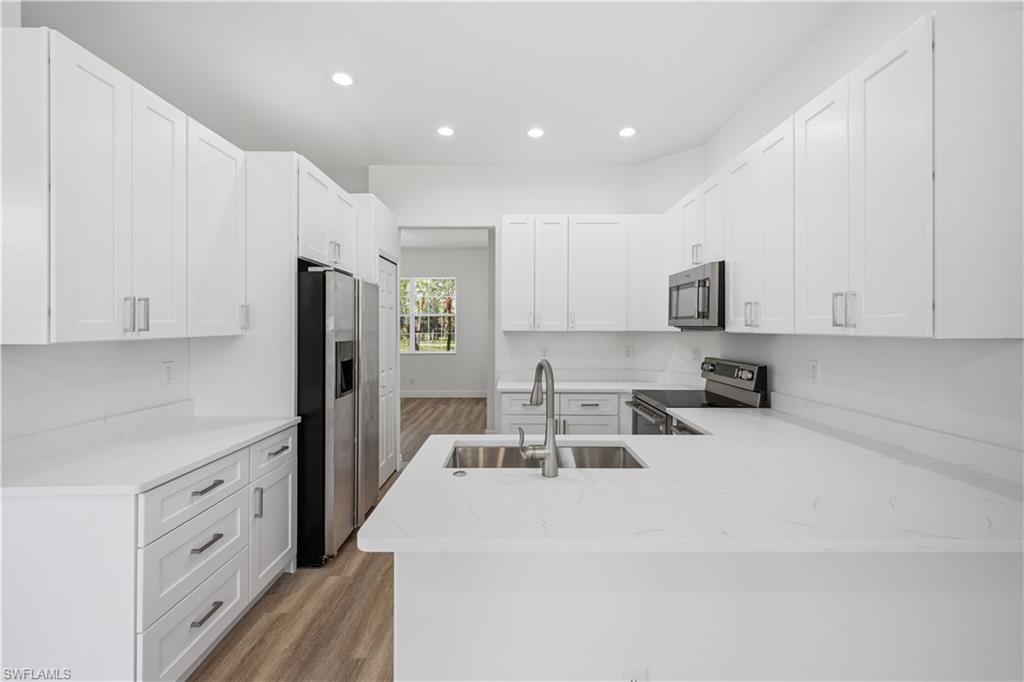 GOLDEN GATE ESTATES - Residential