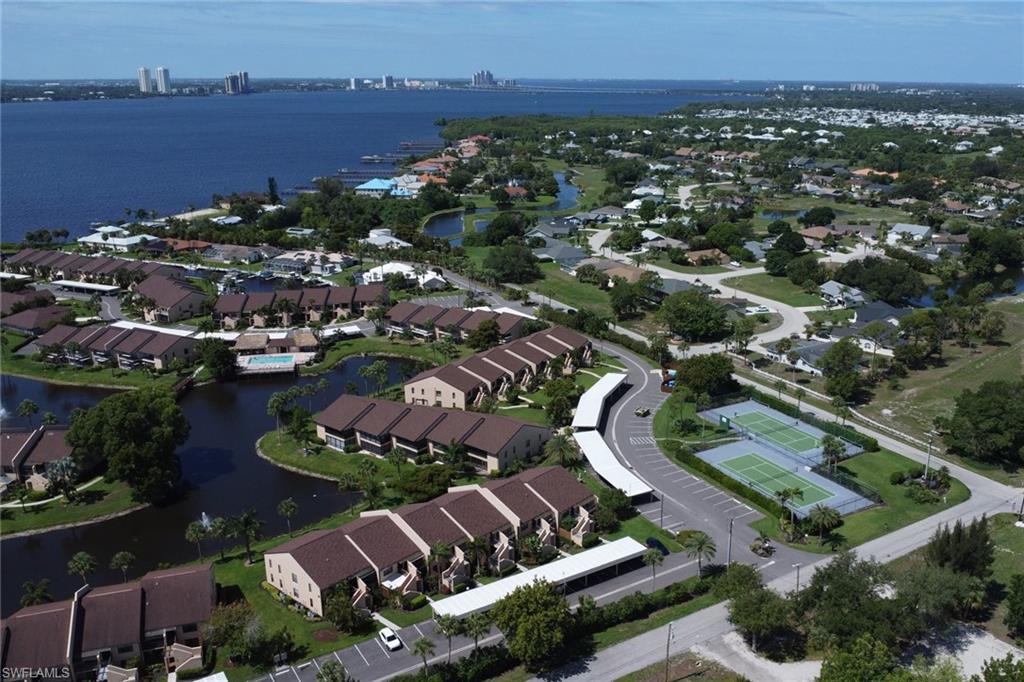 ADMIRALTY YACHT & RACQUET CLUB - Residential