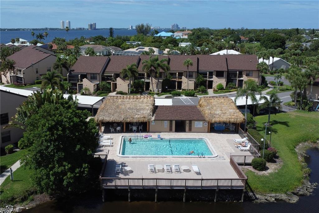 ADMIRALTY YACHT & RACQUET CLUB - Residential