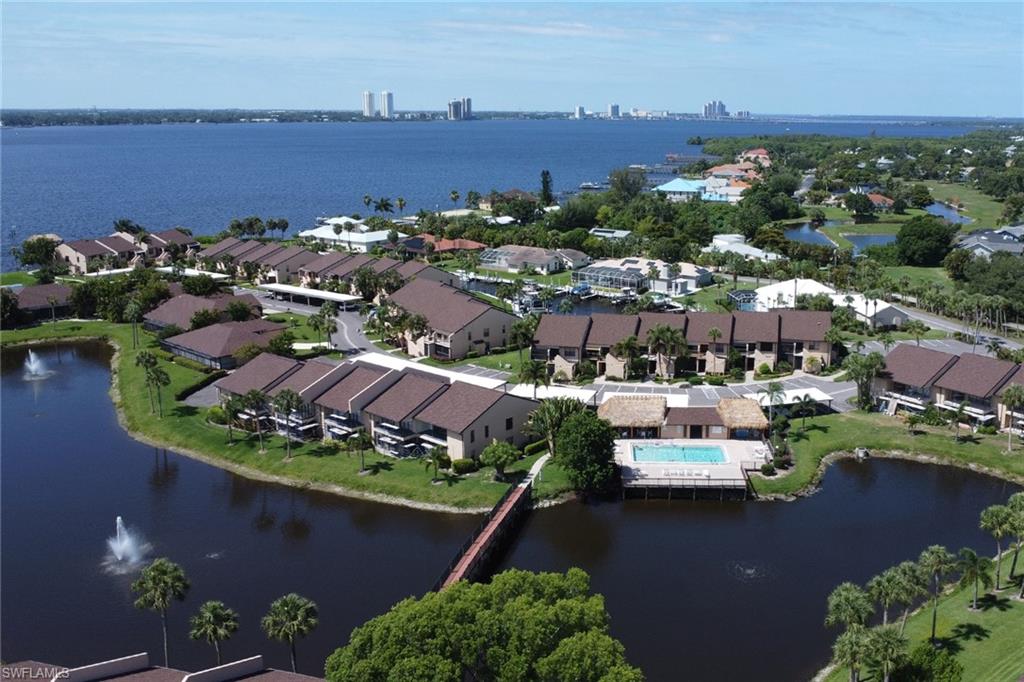 ADMIRALTY YACHT & RACQUET CLUB - Residential