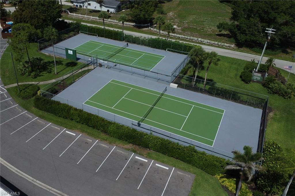 ADMIRALTY YACHT & RACQUET CLUB - Residential