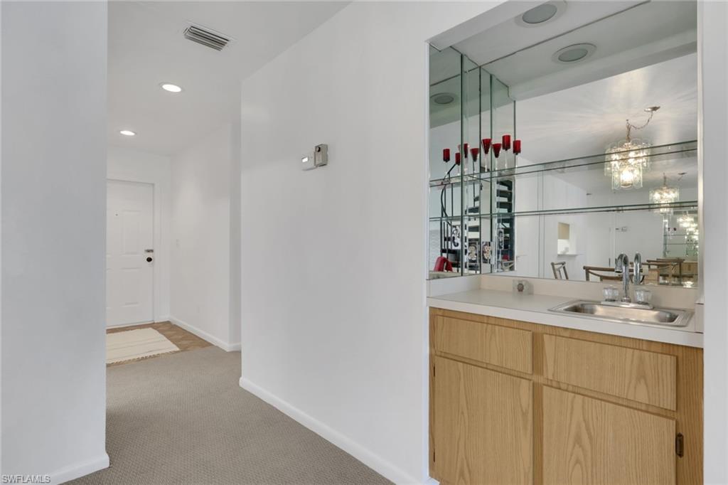 ADMIRALTY YACHT & RACQUET CLUB - Residential