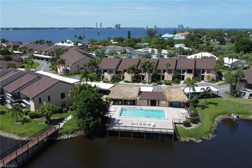 ADMIRALTY YACHT & RACQUET CLUB - Residential