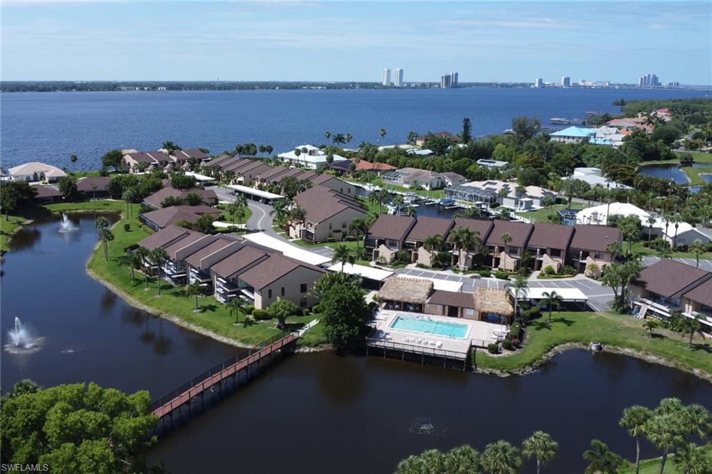 ADMIRALTY YACHT & RACQUET CLUB - Residential