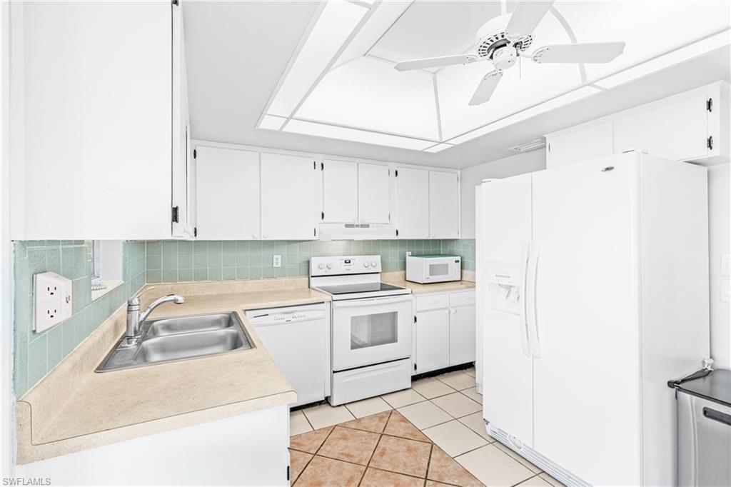 FAIRWAYS CONDO - Residential