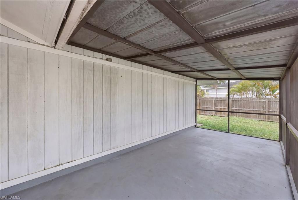 SANDY HOLLOW - Residential