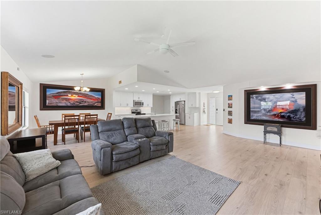 SANDY HOLLOW - Residential