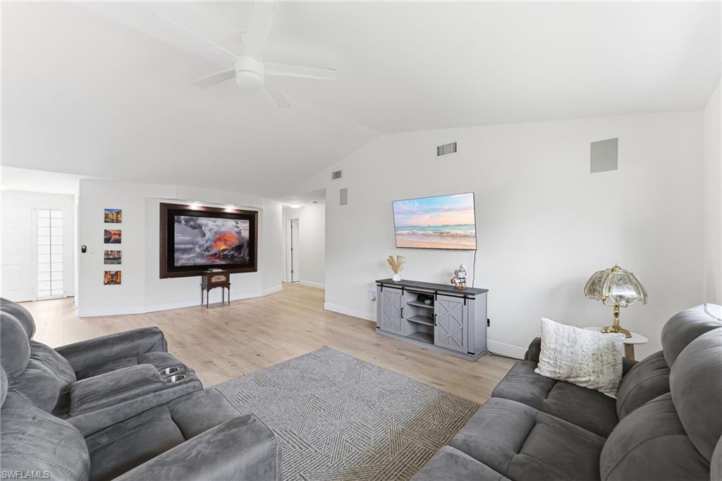 SANDY HOLLOW - Residential