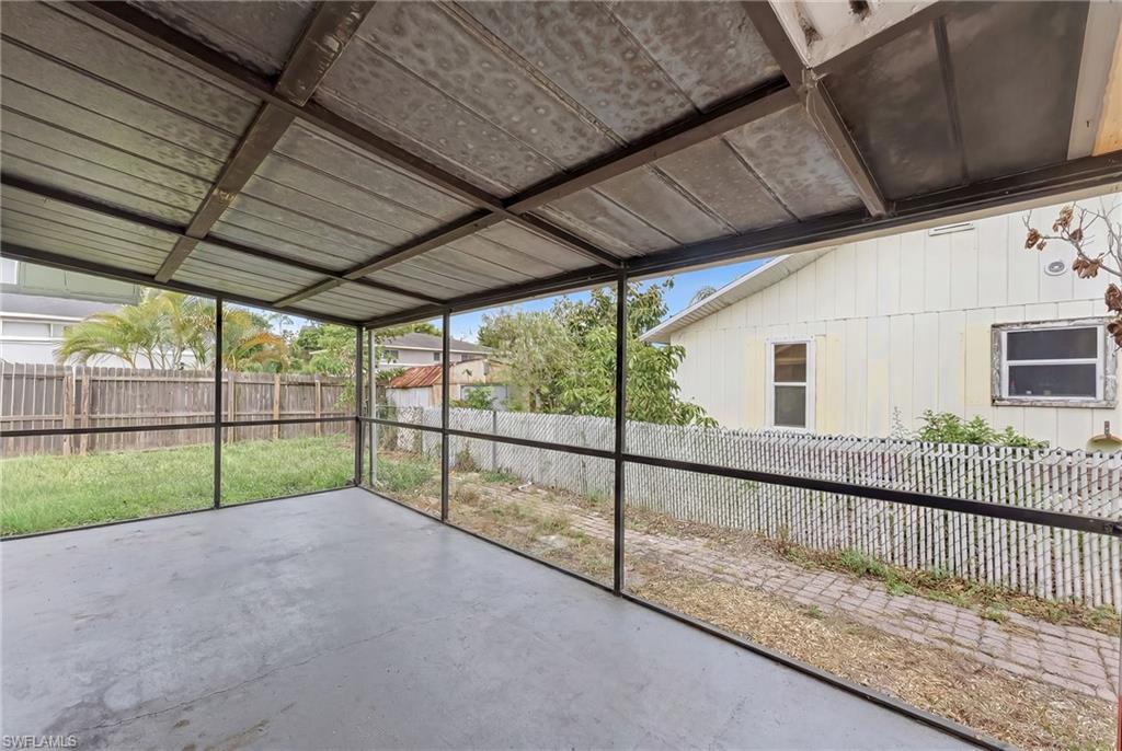 SANDY HOLLOW - Residential