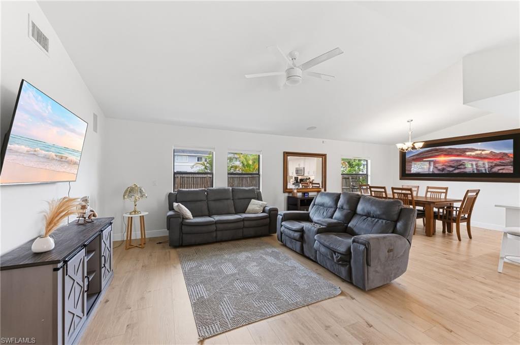 SANDY HOLLOW - Residential