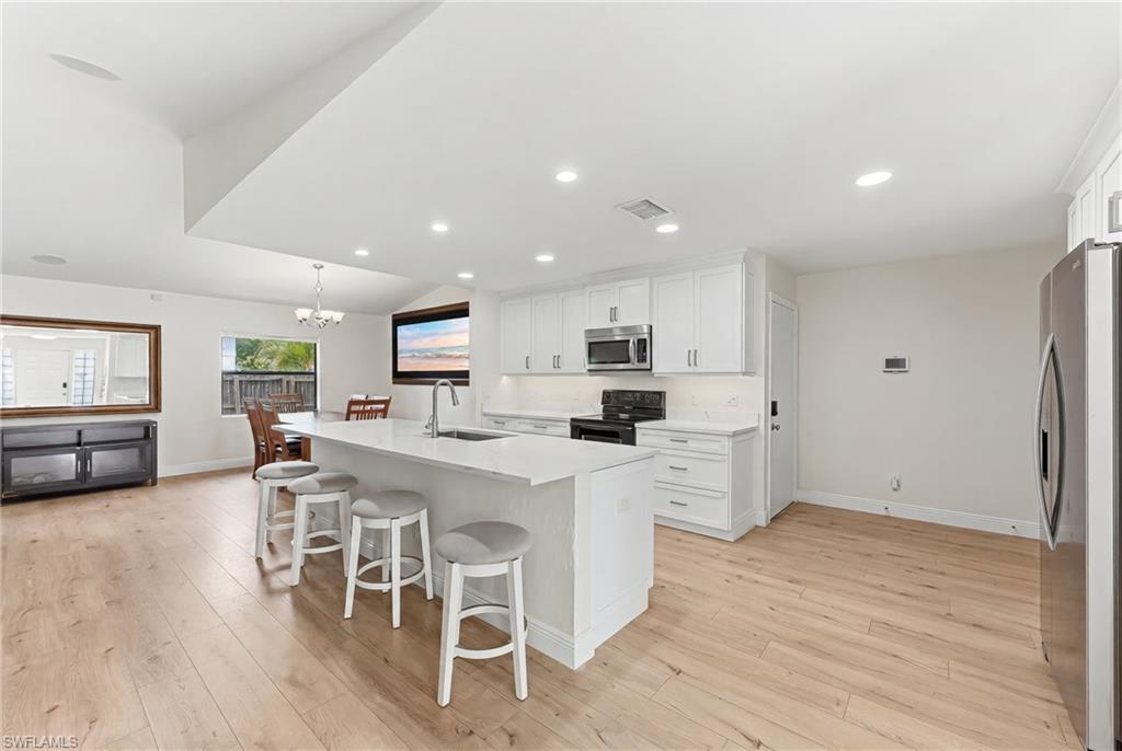 SANDY HOLLOW - Residential