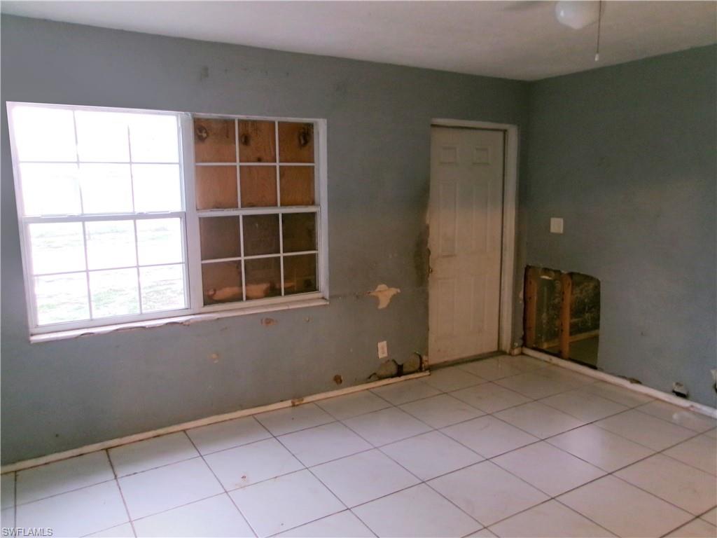 SABAL PALM GARDENS - Residential
